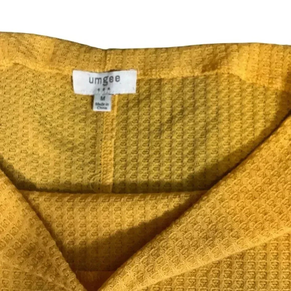 UMGEE Marigold Yellow Waffle Knit Dolman Sleeve Top Size Medium Casual - Picture 10 of 11